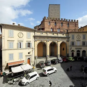 La Perla Hotel